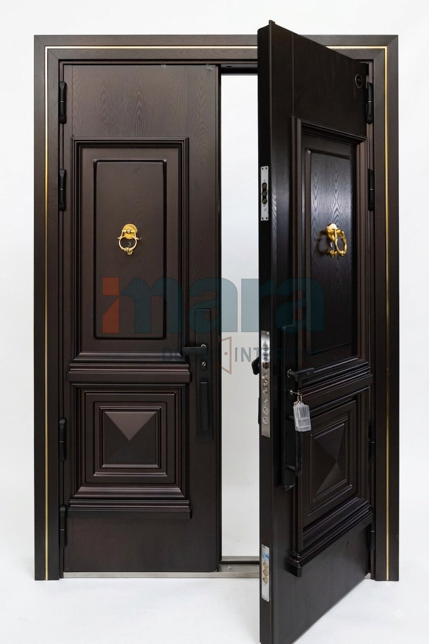 Hennessy Double — Dark Brown Wooden