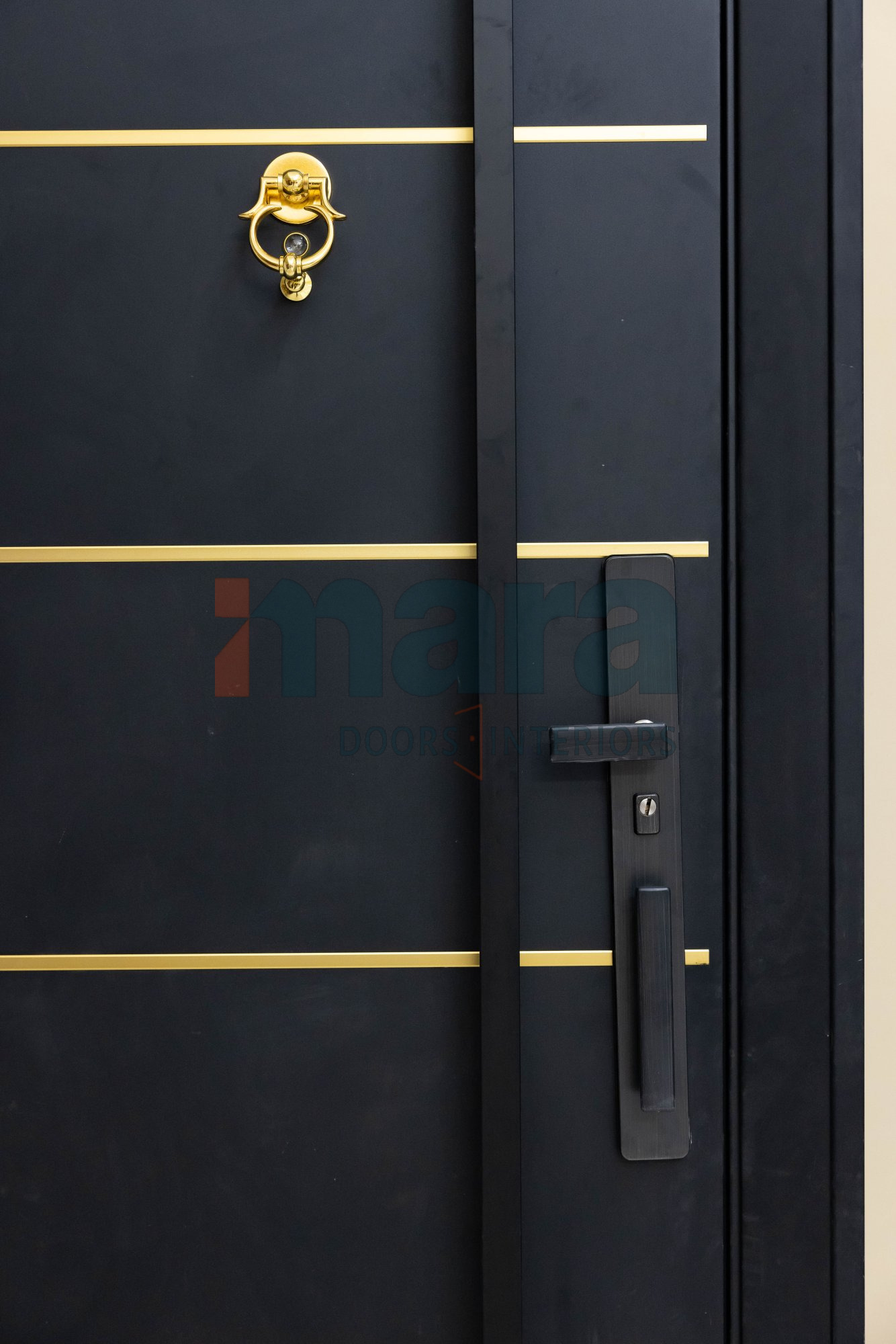 Jaguar 1.5 — Matte Black Gold Stripe Double gallery image